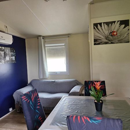 Charmant Mobil-Home Rocbaron Esterno foto