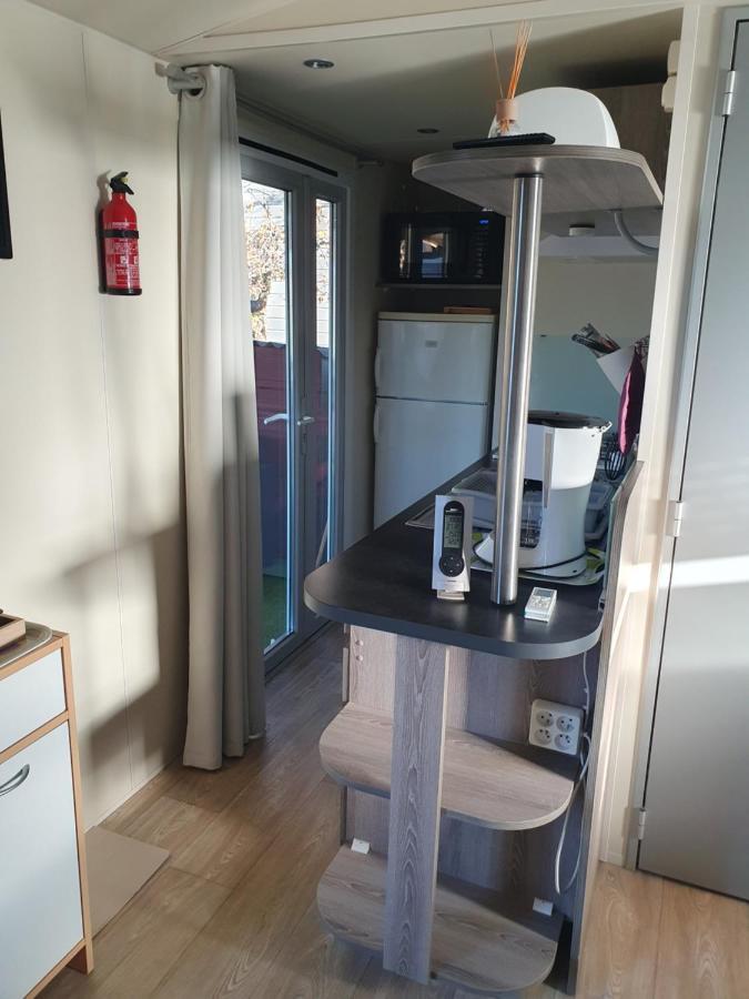 Charmant Mobil-Home Rocbaron Esterno foto